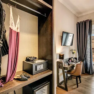 https://little-queen-navona.it-romehotels.com